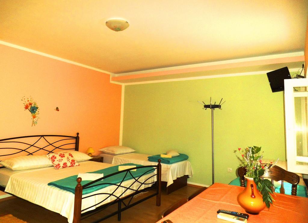 Kaja House Apartments Lozovac Exterior photo